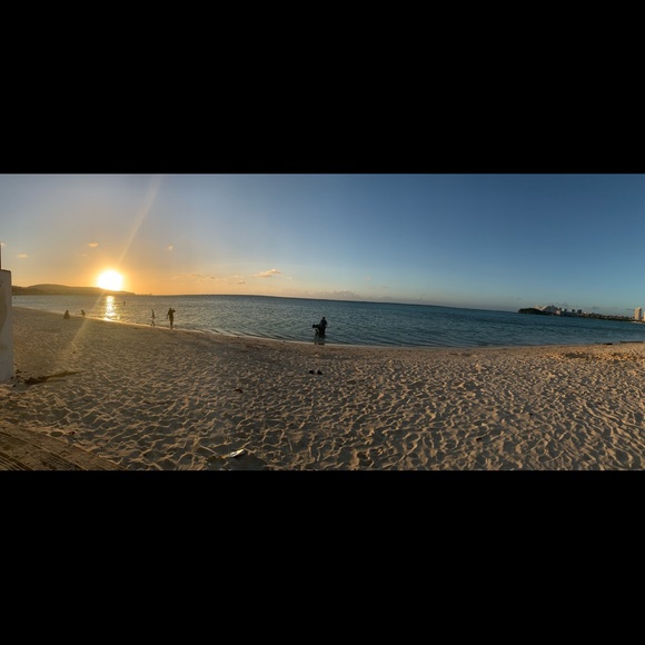 Meet your Posher, Celina💛 - Picture 1 of 1